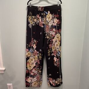 Chelsea & Theodore Black Floral Lounge Pants